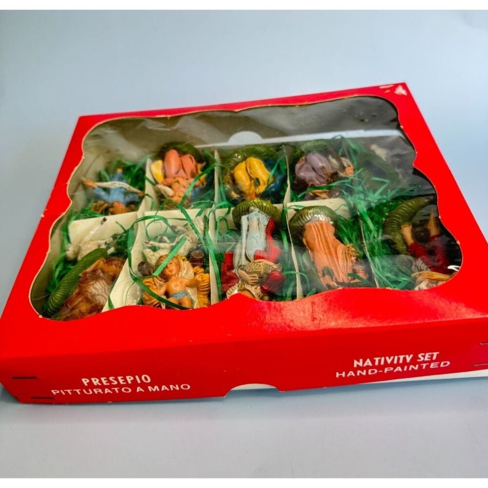 Mid-Century 12 Piece Italian Plastic Nativity Set With Original Box 3 1/2" - Picture 7 of 7